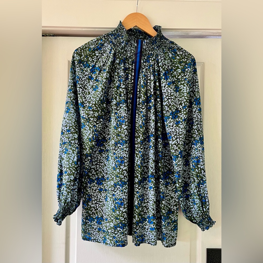 RUNGOLEE Brooklyn long sleeve blouse in Olive Poppy Field (Size XL) $235